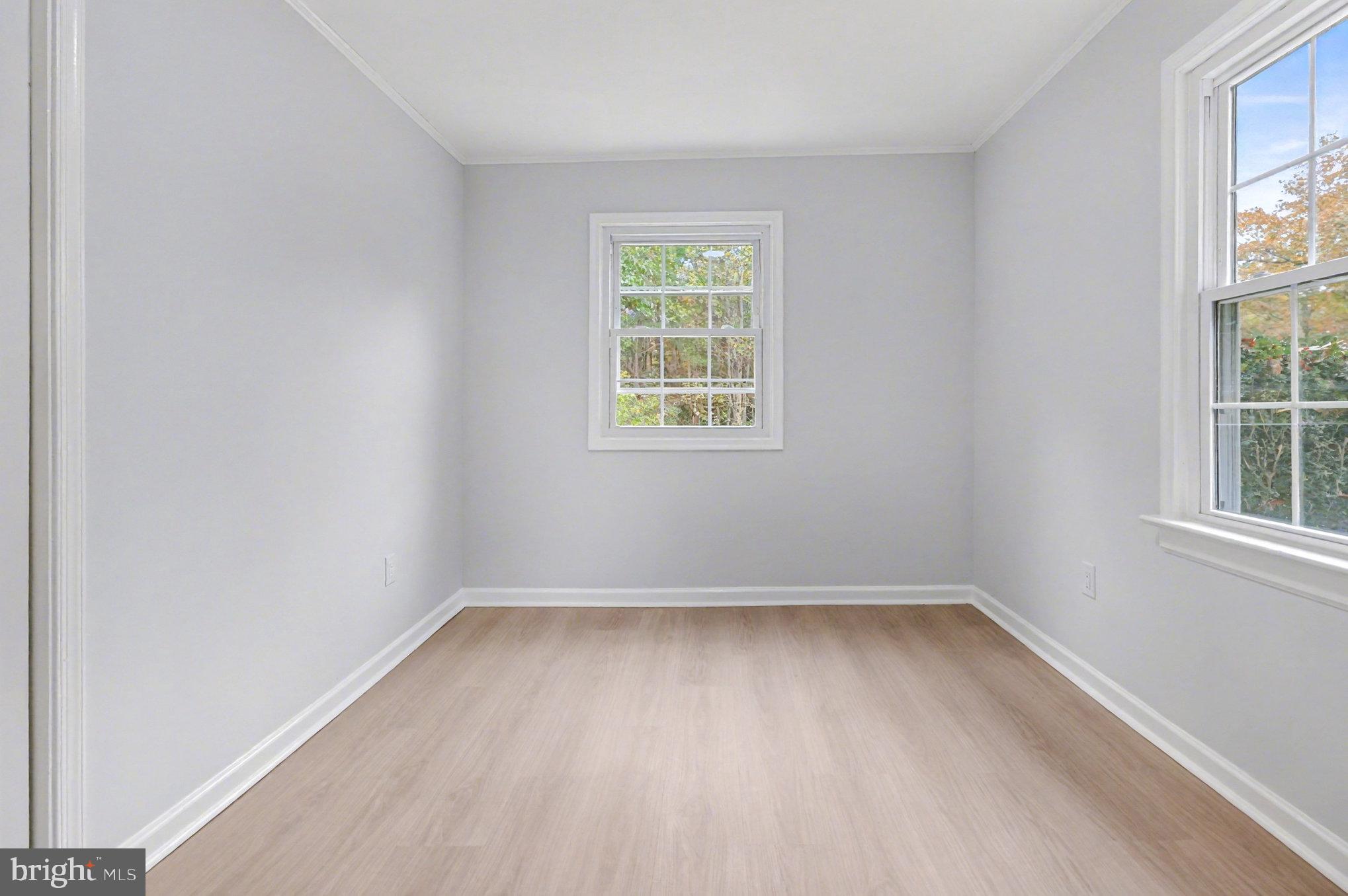 846 Borden Road Bumpass, VA 23024 - Photo 21 of 32 an empty room with a window