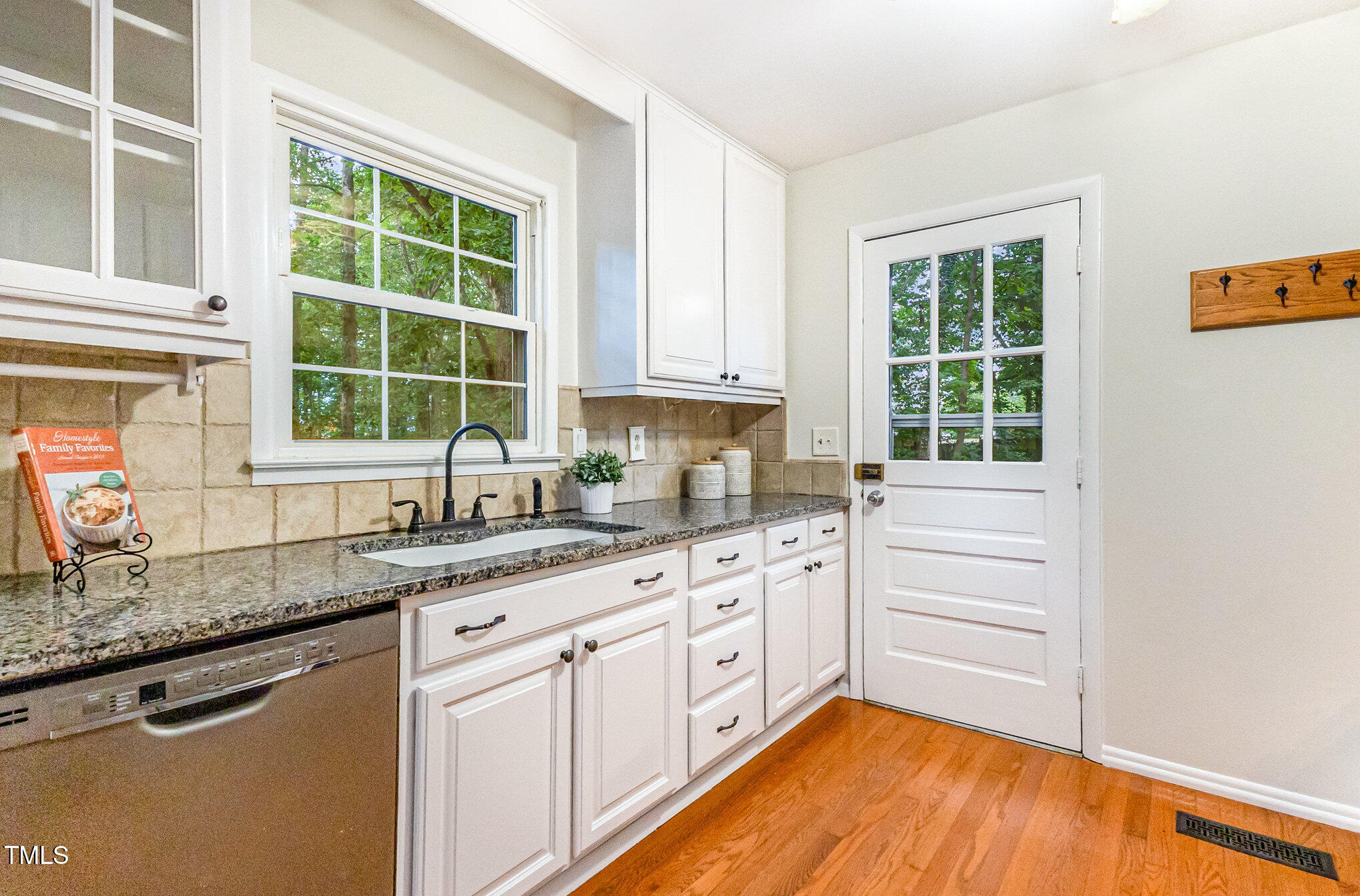 5616 Rangeley Drive Raleigh, NC 27609 - Photo 3 of 34 012_file_38
