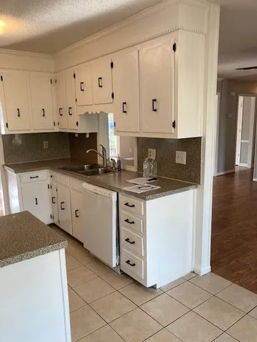 $2,500 | 1934 Ivy Hall Road, Charleston, SC 29407