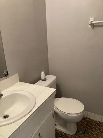 $2,500 | 1934 Ivy Hall Road, Charleston, SC 29407