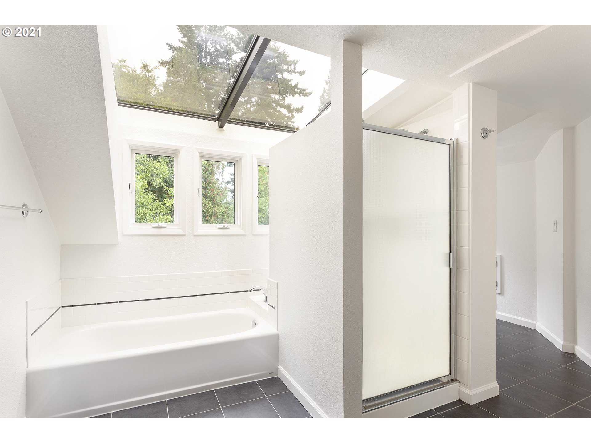 10475 Northwest Cornell Road Portland, OR 97229 - Photo 16 of 32 Gallery Image 16