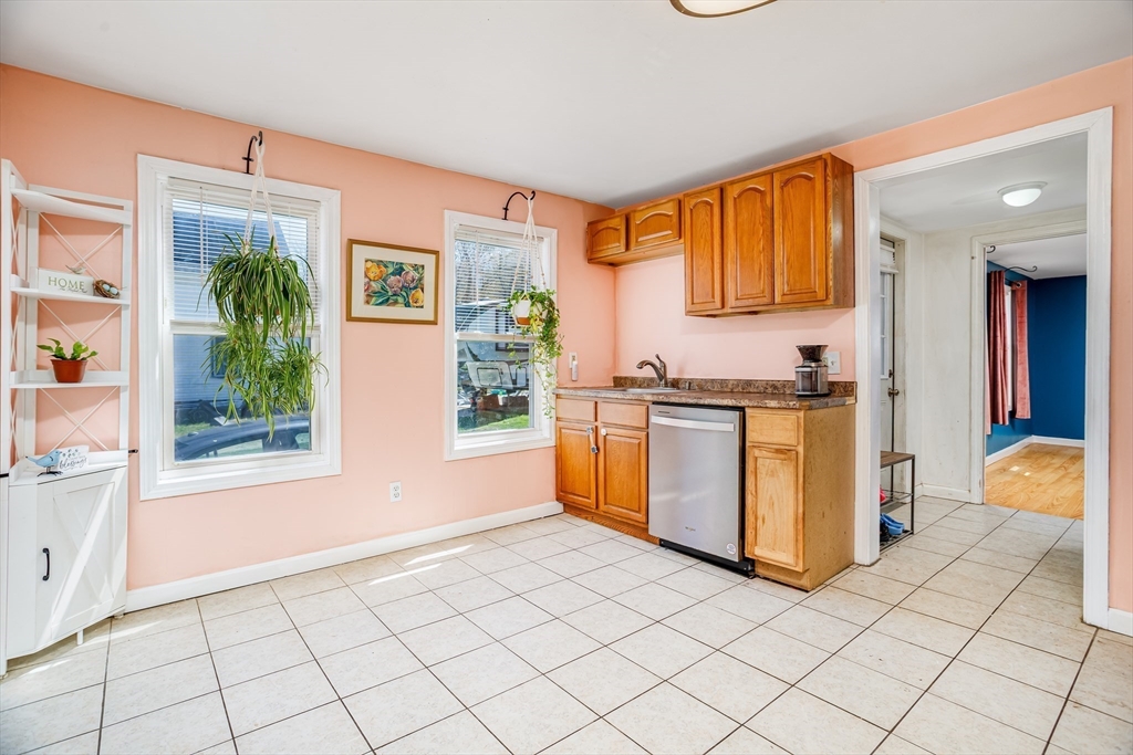 394 Front Street Winchendon, MA 01475 - Photo 11 of 31