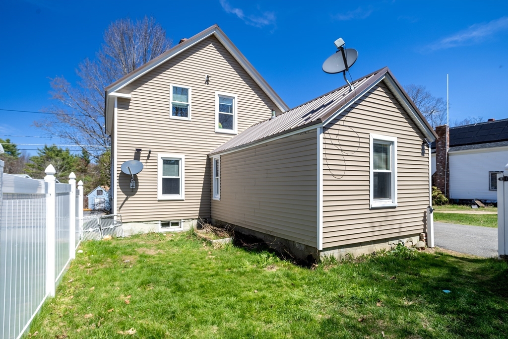 394 Front Street Winchendon, MA 01475 - Photo 3 of 31