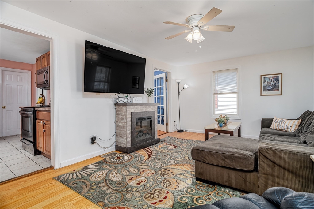 394 Front Street Winchendon, MA 01475 - Photo 7 of 31
