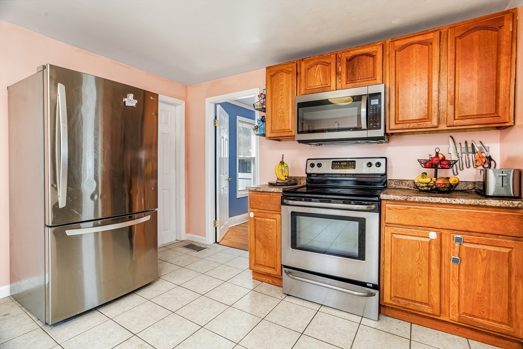 394 Front Street Winchendon, MA 01475 - Photo 10 of 31