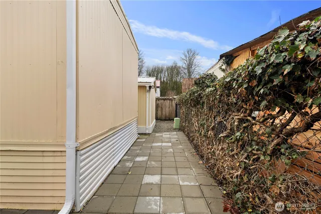 $120,000 | 10515 Woodinville Drive, Unit 76, Bothell, WA 98011