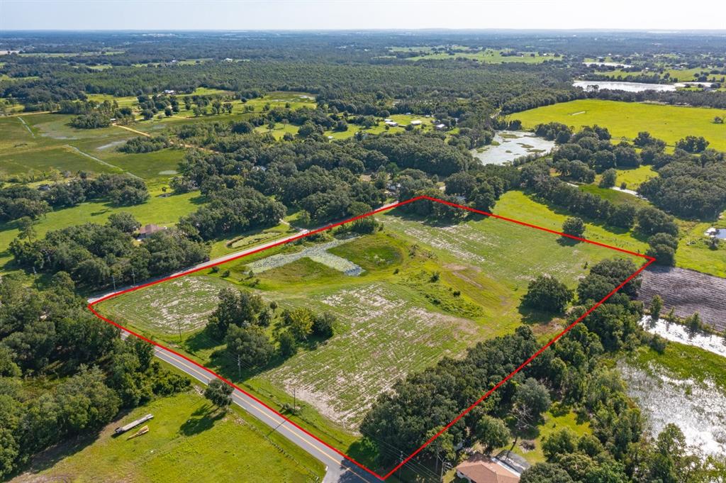 12426 South Bay Lake Road Groveland, FL 34736 - Photo 4 of 7 a view of a city