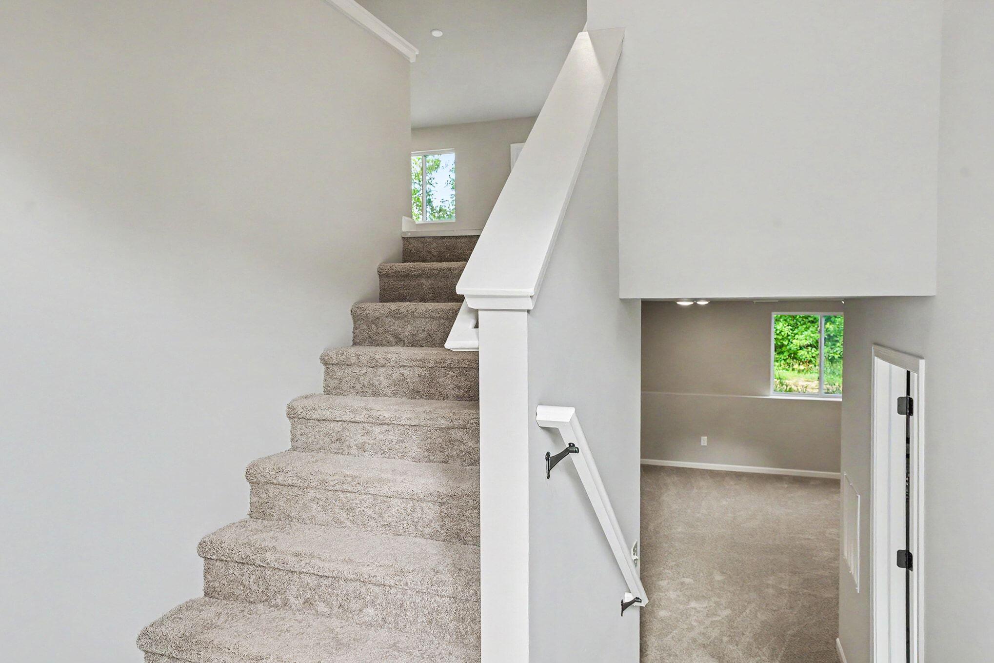 71372 Embassy Road Edwardsburg, MI 49112 - Photo 2 of 39 SGN038-i2060-Foyer