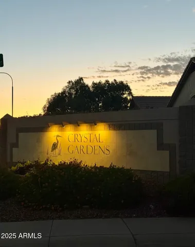 a view of a parking area