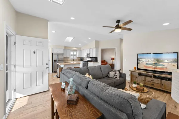 $380,000 | 128 Don Felipe, Ojai, CA 93023