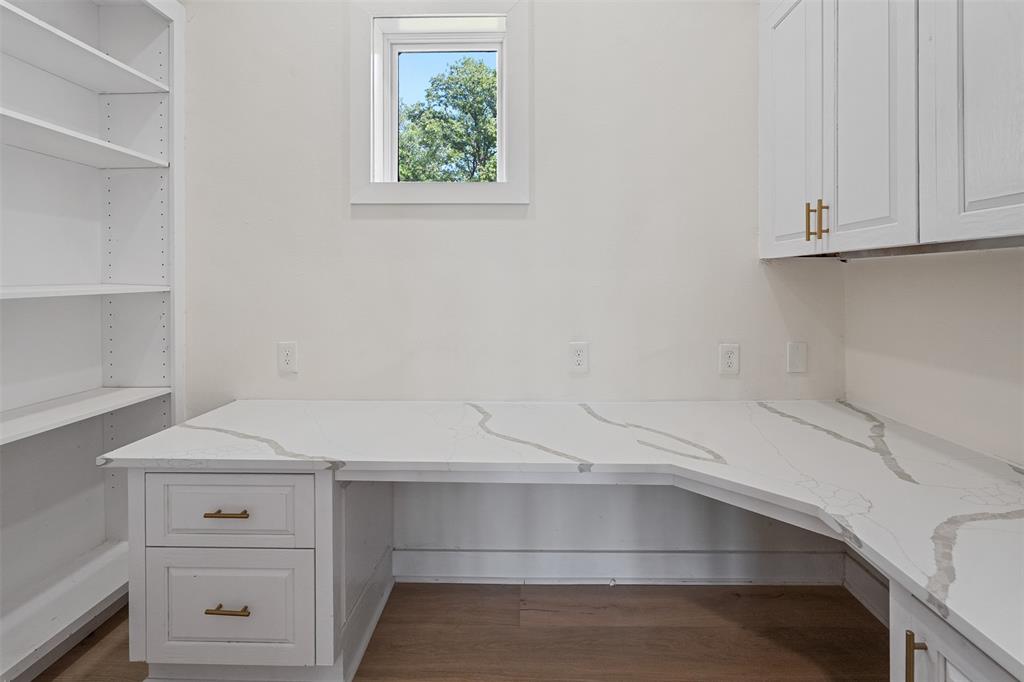 14354 Ridge Lane Malakoff, TX 75148 - Photo 27 of 40 a utility room with washing machine