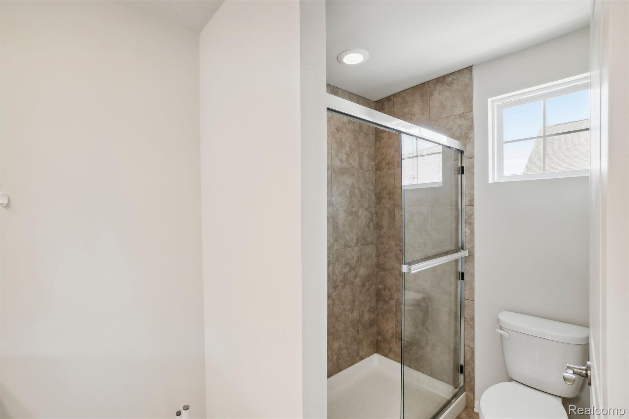 2920 Glenbar Circle Rochester, MI 48307 - Photo 28 of 39 Gallery Image 28