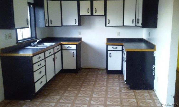 71225 Coon Creek Road Armada, MI 48005 - Photo 5 of 8 5.jpg