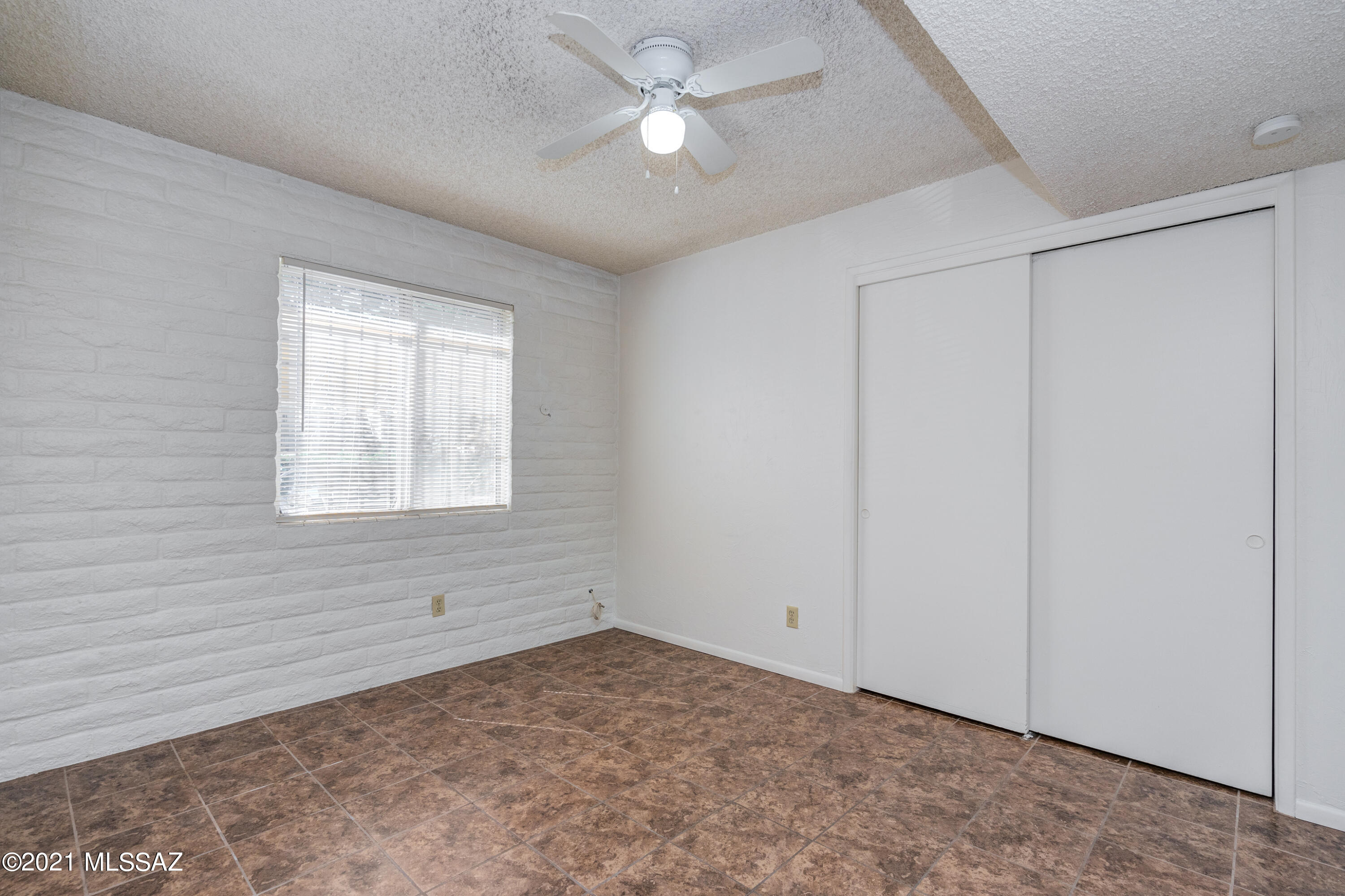 810 South Kolb Road Tucson, AZ 85710 - Photo 23 of 28