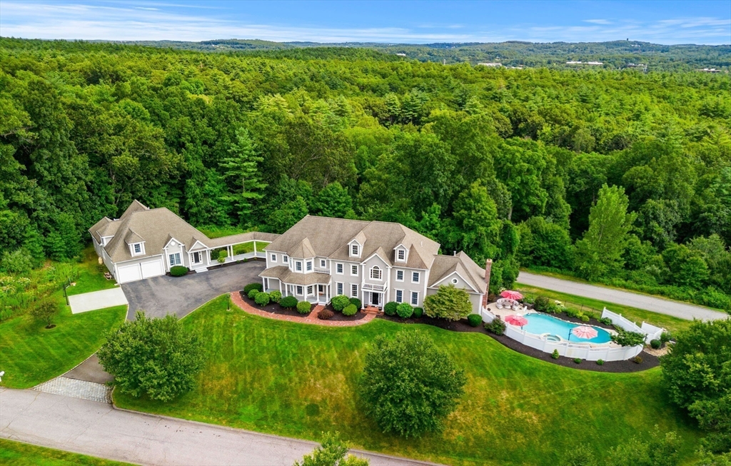 32-34 Autumn Ridge Road Berlin, MA 01503 - Photo 1 of 42 Gallery Image 1