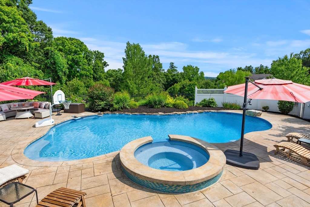 32-34 Autumn Ridge Road Berlin, MA 01503 - Photo 4 of 42 Gallery Image 4