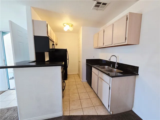 $1,050 | 5211 South Lindell Road, Unit 104, Las Vegas, NV 89118