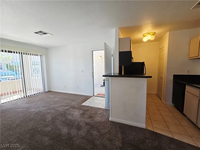 $1,050 | 5211 South Lindell Road, Unit 104, Las Vegas, NV 89118