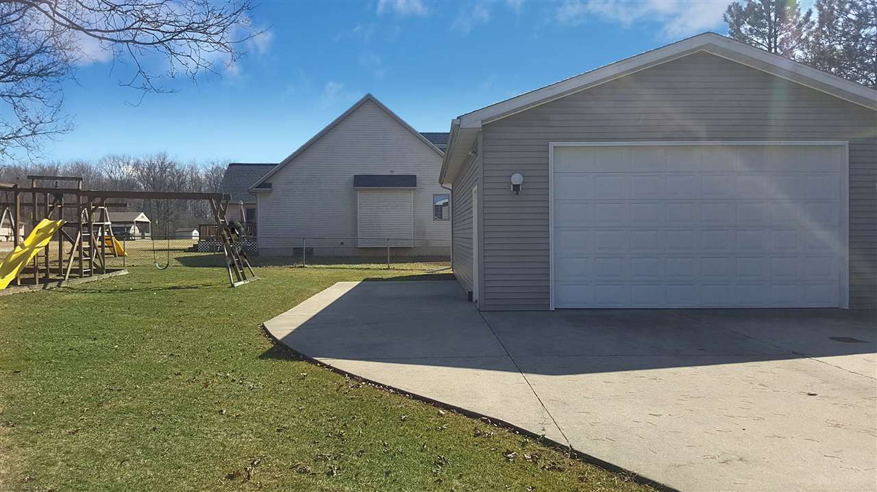 6057 Calkins Road Flint, MI 48532 - Photo 3 of 40 50010045-2.JPG