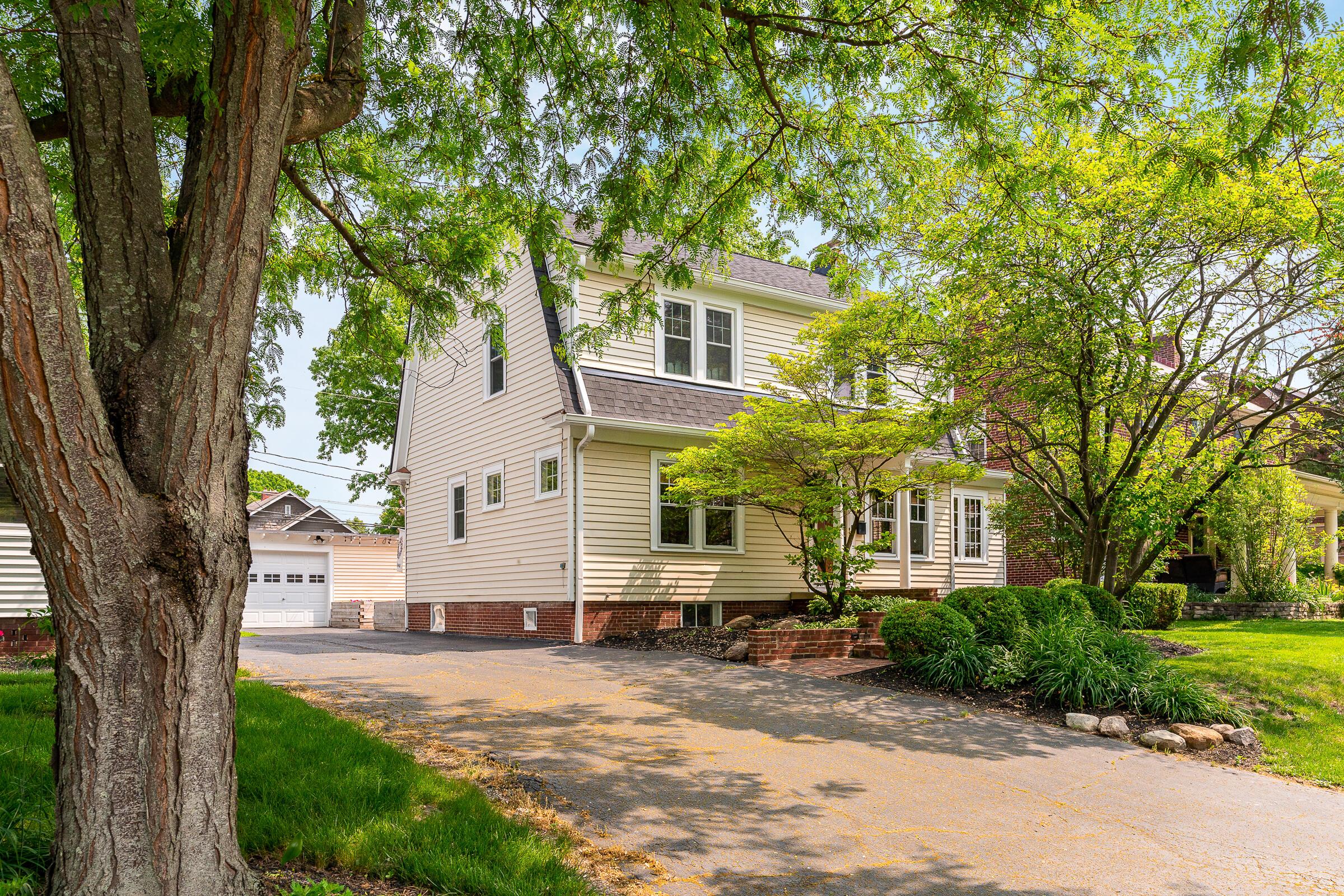 54 Winthrop Road Columbus, OH 43214 - Photo 2 of 44 54 Winthrop