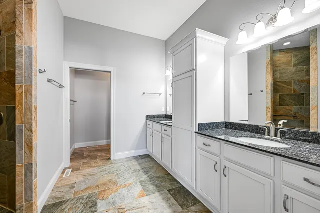 $800,000 | 1524 Mohican Trail, Waukesha, WI 53189