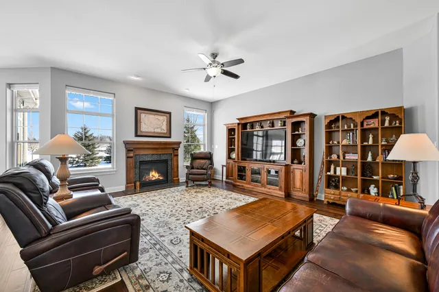 $800,000 | 1524 Mohican Trail, Waukesha, WI 53189