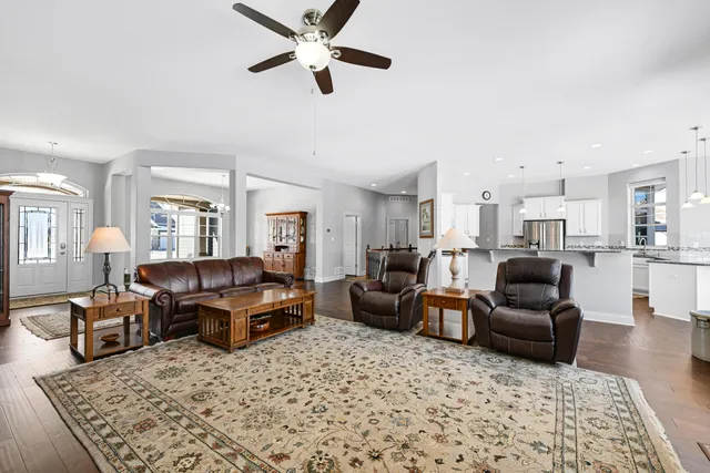 $800,000 | 1524 Mohican Trail, Waukesha, WI 53189