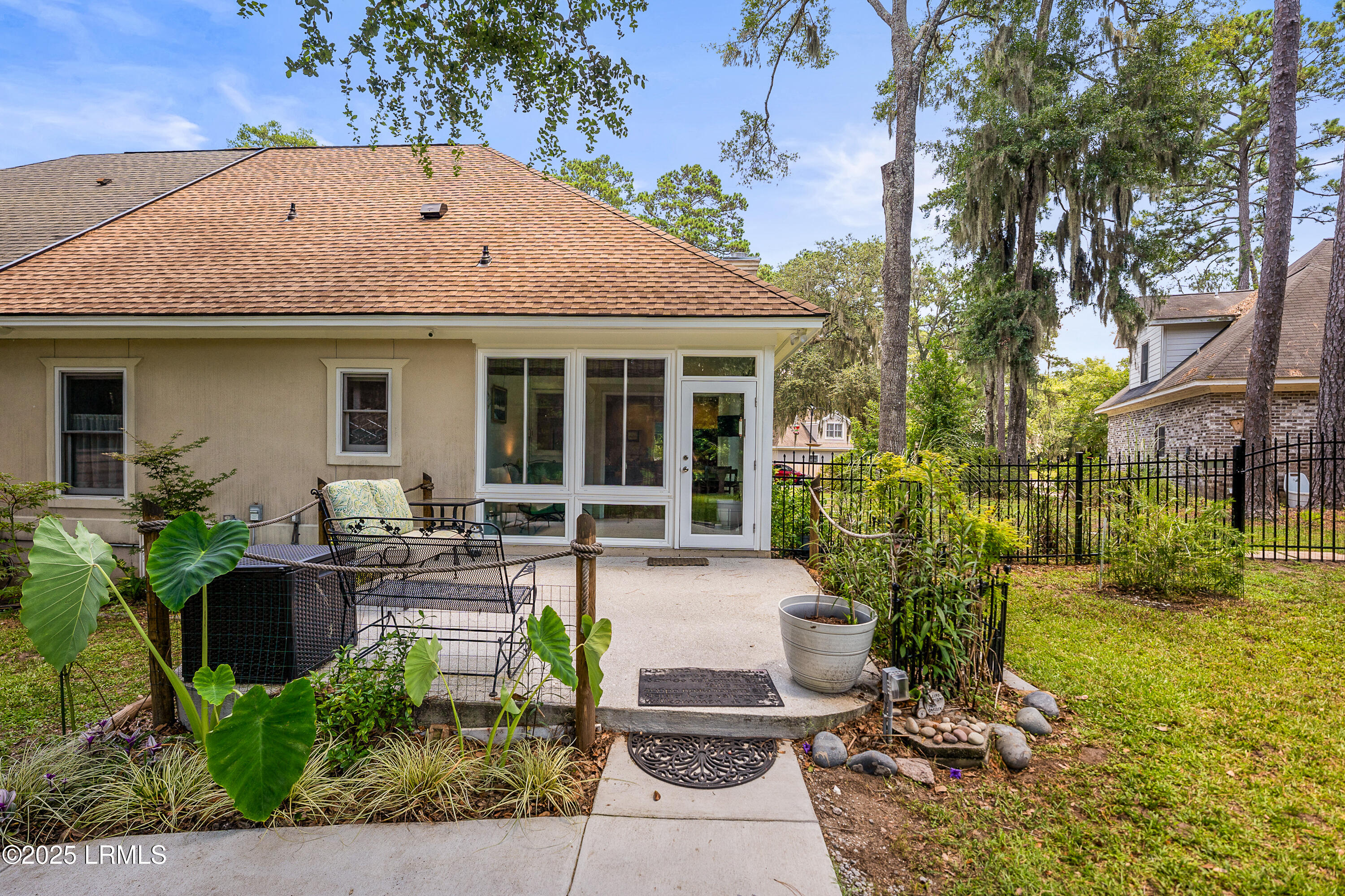 402 Joshua Court Beaufort, SC 29902 - Photo 2 of 45 1a