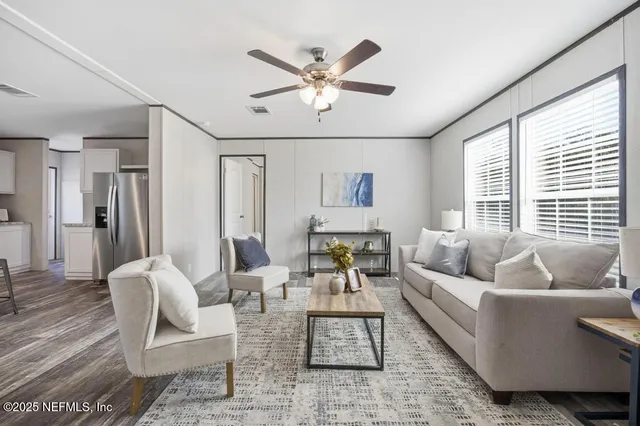 $239,750 | 156 Wallace Street, Interlachen, FL 32148