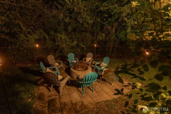 $1,100,000 | 8 Clearbrook Court, Howell, NJ 07731