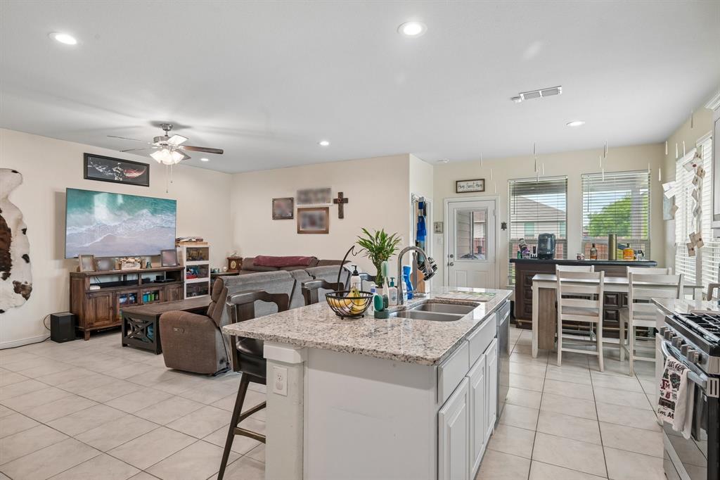 439 Helm Lane Azle, TX 76020 - Photo 17 of 40