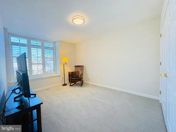 $749,900 | 1661 South Hayes Street, Unit 2, Arlington, VA 22202