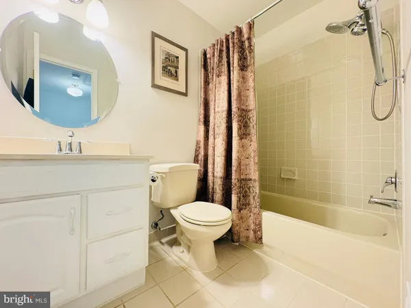 $749,900 | 1661 South Hayes Street, Unit 2, Arlington, VA 22202