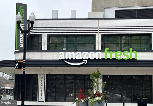 $749,900 | 1661 South Hayes Street, Unit 2, Arlington, VA 22202