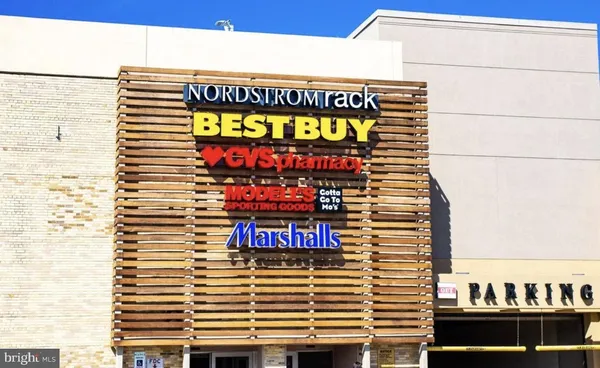 $749,900 | 1661 South Hayes Street, Unit 2, Arlington, VA 22202