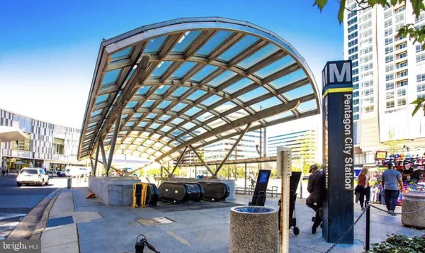 $749,900 | 1661 South Hayes Street, Unit 2, Arlington, VA 22202