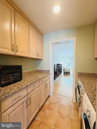 $749,900 | 1661 South Hayes Street, Unit 2, Arlington, VA 22202