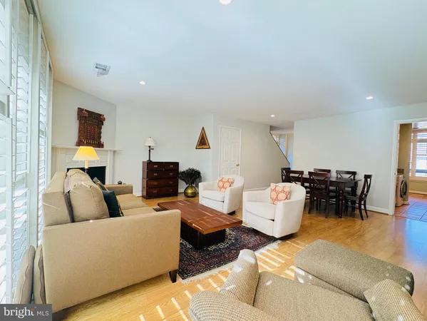 $749,900 | 1661 South Hayes Street, Unit 2, Arlington, VA 22202