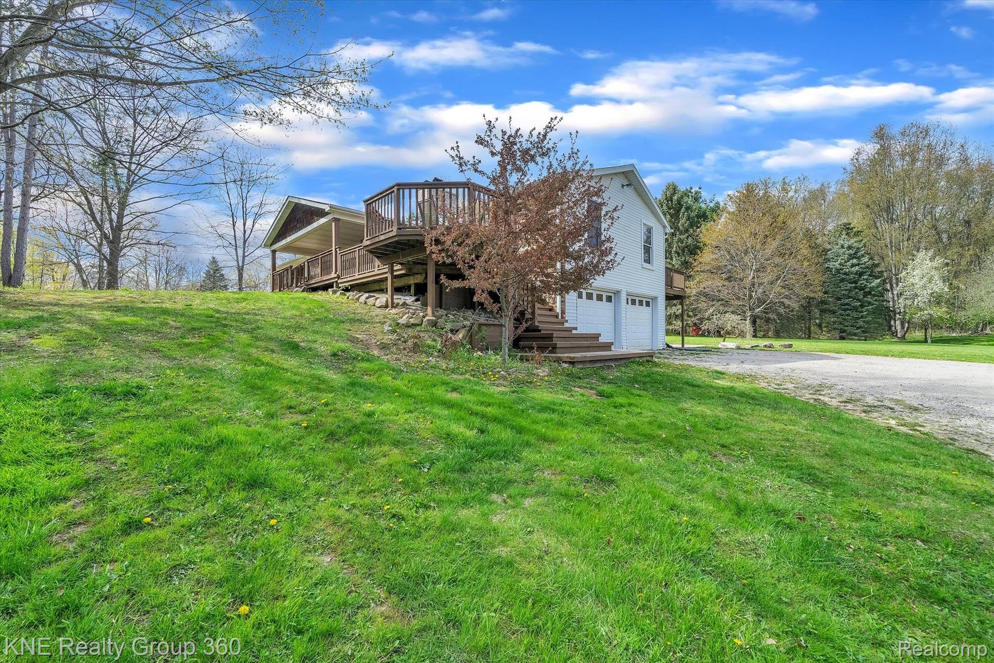 20470 Barton Road Pinckney, MI 48169 - Photo 5 of 35 20470 Barton Rd-Windowstill Real Estate Photography-4.jpg