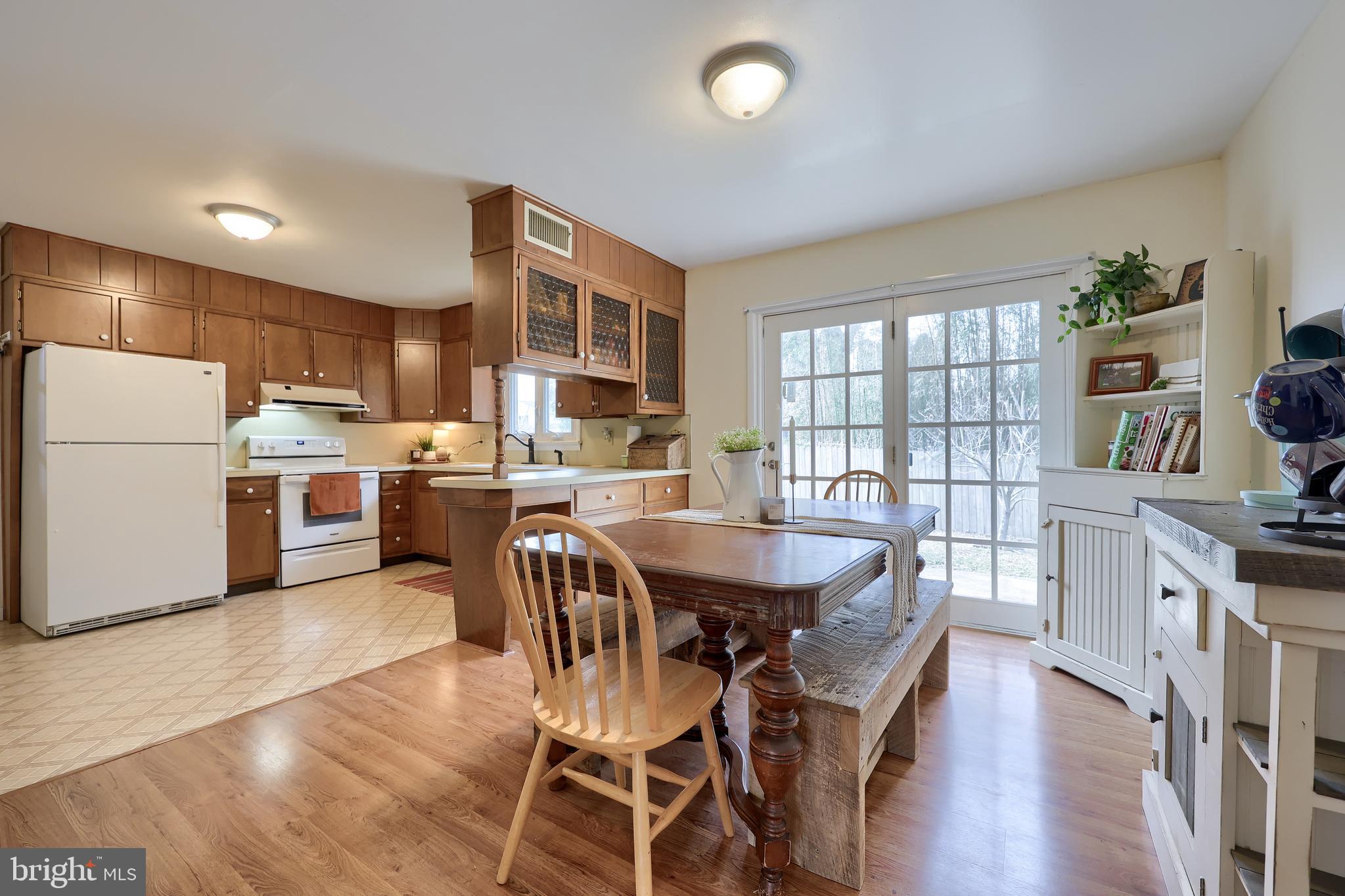104 Shirktown Road Narvon, PA 17555 - Photo 17 of 50 Dining area & kitchen