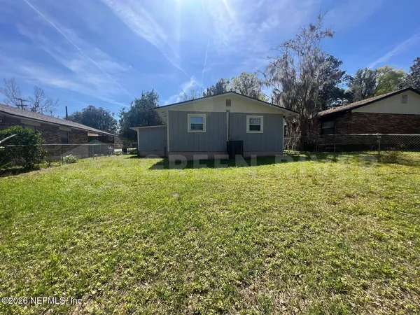 $1,700 | 1602 Forbes Street, Green Cove Springs, FL 32043