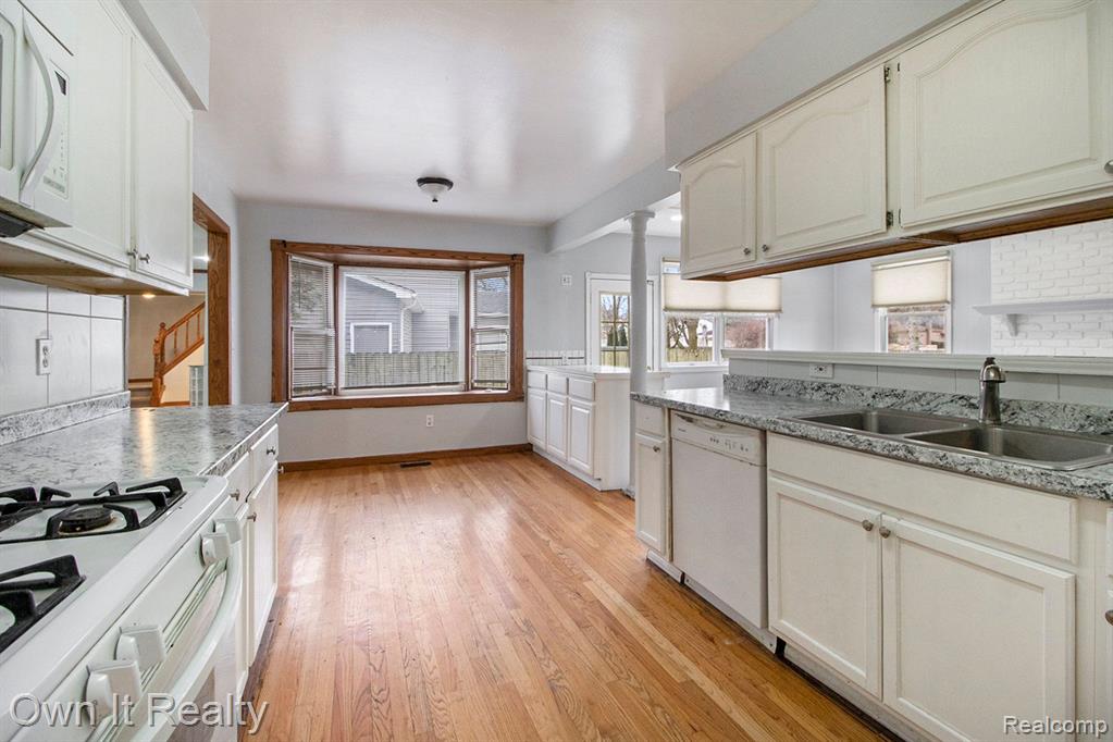 528 Buckingham Road Canton, MI 48188 - Photo 8 of 28