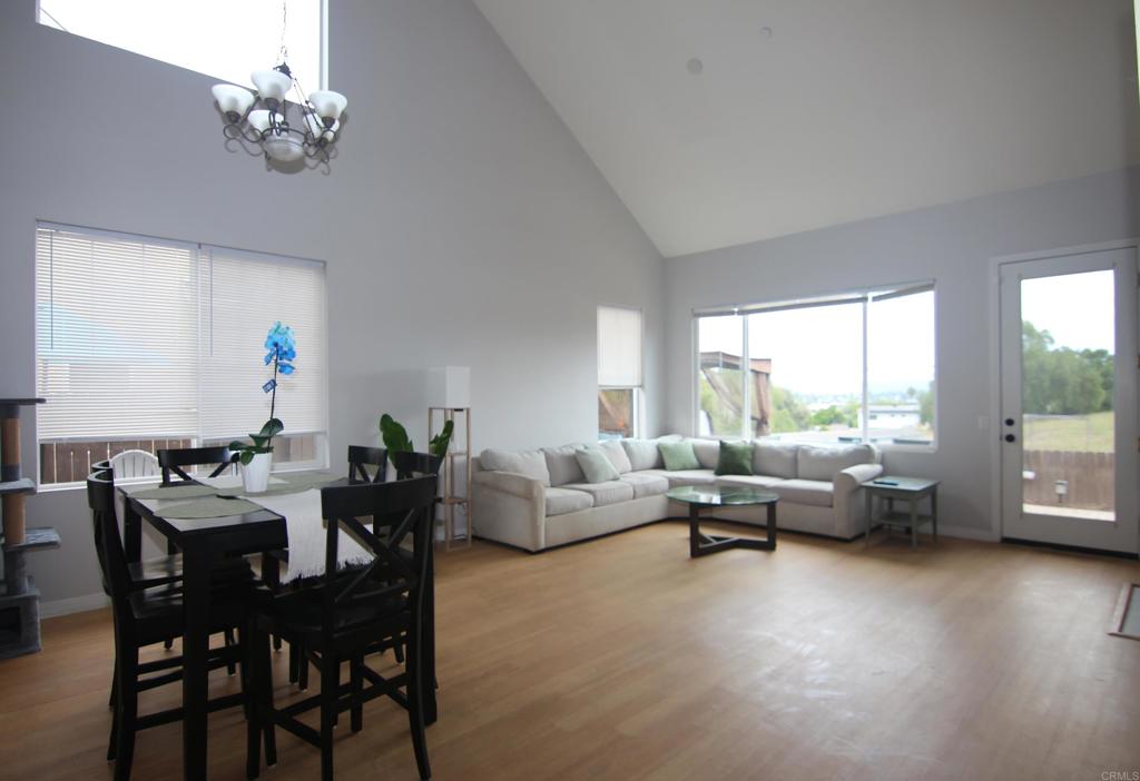 445 Poets Square Fallbrook, CA 92028 - Photo 8 of 24