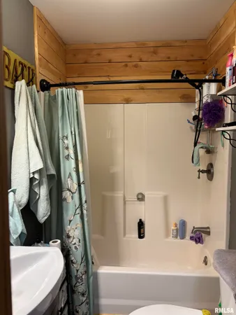 $139,900 | 126 East Randolph Street, Roodhouse, IL 62082