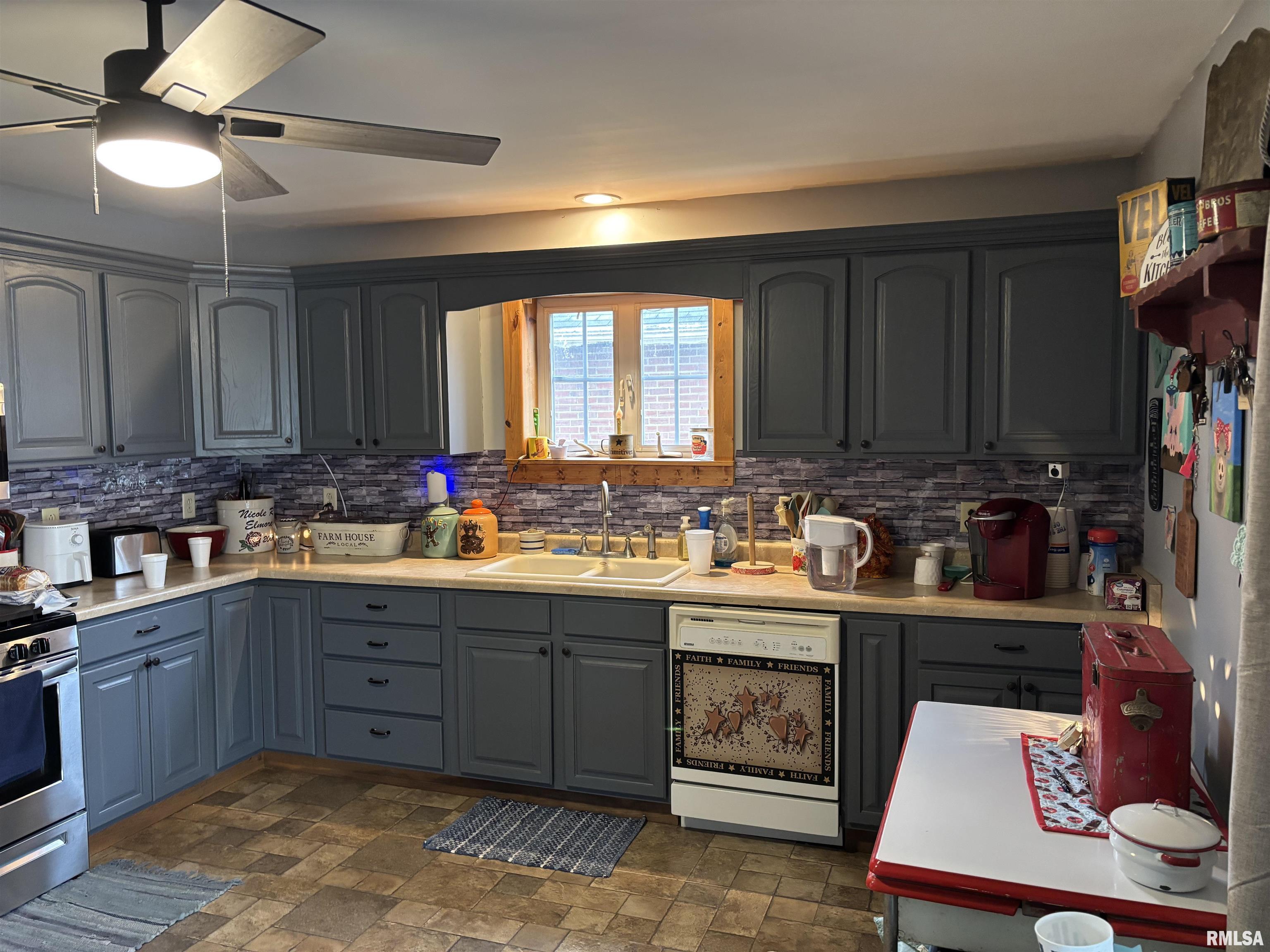 126 East Randolph Street Roodhouse, IL 62082 - Photo 29 of 51