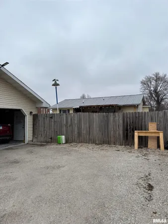 $139,900 | 126 East Randolph Street, Roodhouse, IL 62082