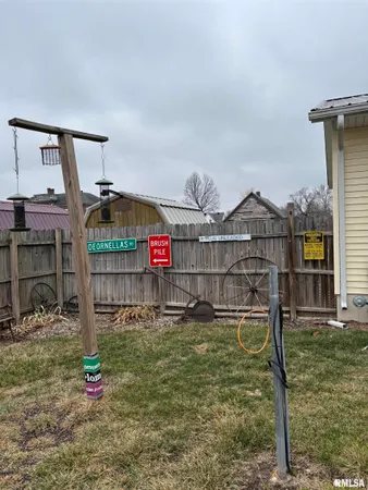 $139,900 | 126 East Randolph Street, Roodhouse, IL 62082