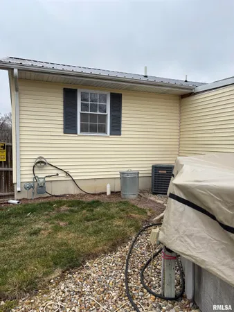 $139,900 | 126 East Randolph Street, Roodhouse, IL 62082