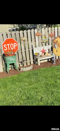 $139,900 | 126 East Randolph Street, Roodhouse, IL 62082