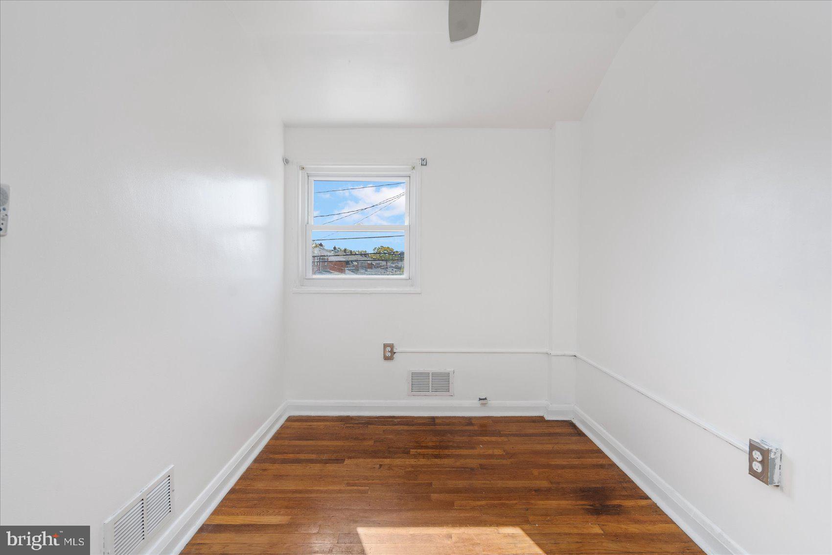 2711 Moorgate Road Dundalk, MD 21222 - Photo 27 of 36